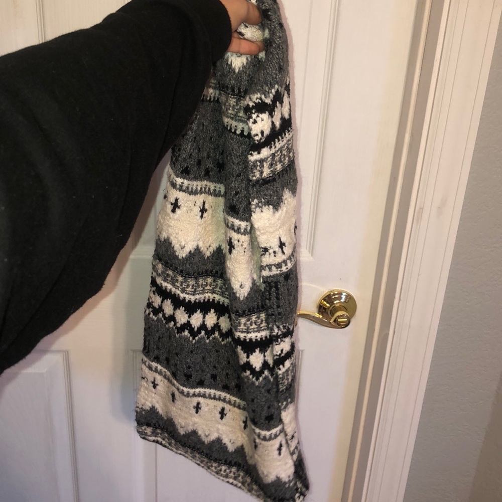 American Eagle infinity scarf